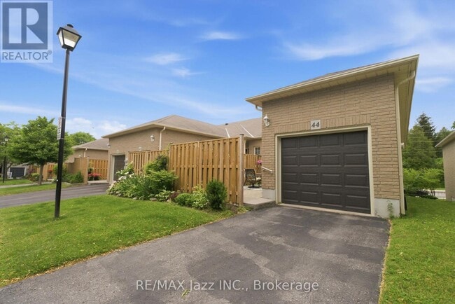 Photo - 1111 Wilson Rd N