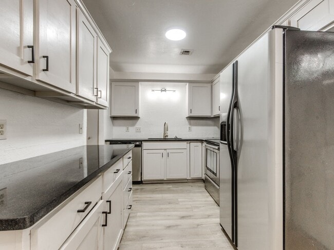 831 NW 114th St