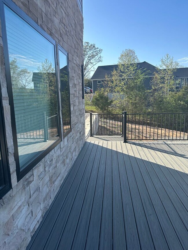 Photo - AWESWOME LAKE FRONT UNIT