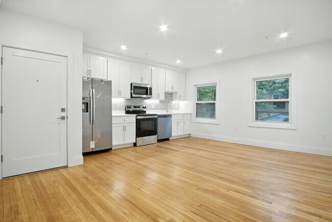 Building Photo - 21 Regent Cir Rental