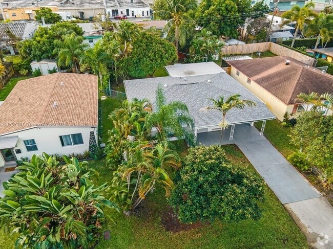 Building Photo - 50 NE 45th Ct Rental