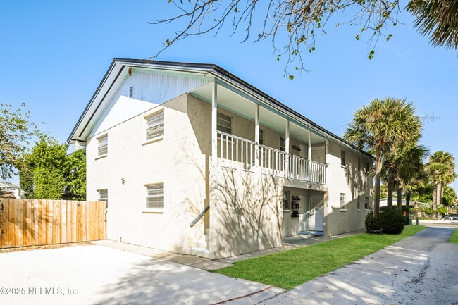 Building Photo - 1012 2nd St S