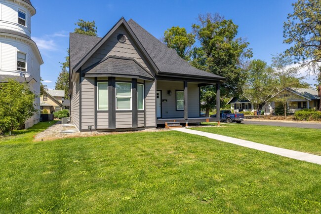 Photo - Newer 5 Bed, 3 Bath Home with over 3100+ s...