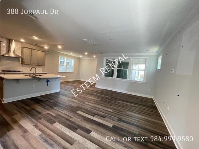 Photo - 388 Jorpaul Dr