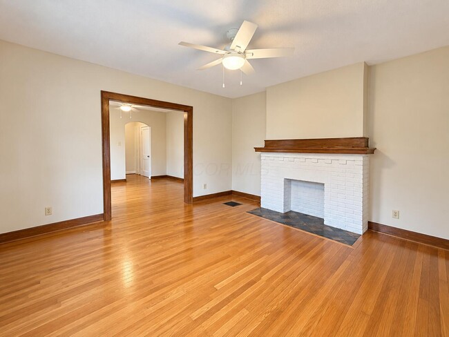 117 W California Ave