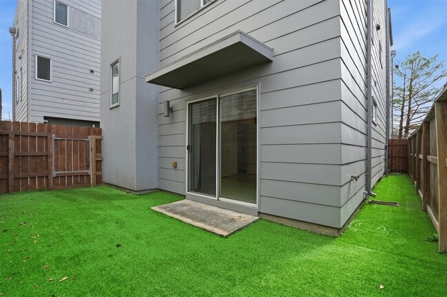 Photo - 4704 Crawford St