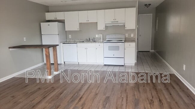 Building Photo - 4423 Bonnell Dr Unit Apt. A