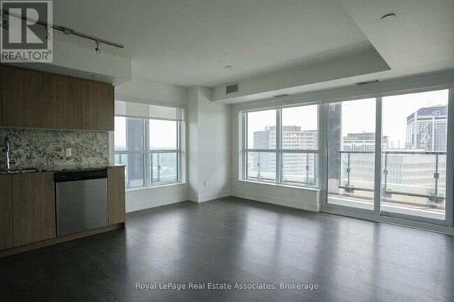 Photo - 5 Mabelle Ave Unit 1828