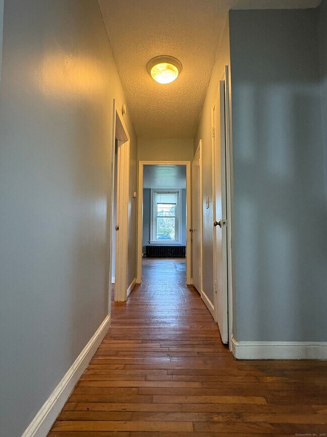 Photo - 449 Newfield St Unidad 4