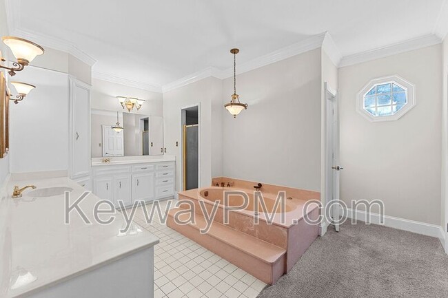 Photo - 954 Windmill Ln