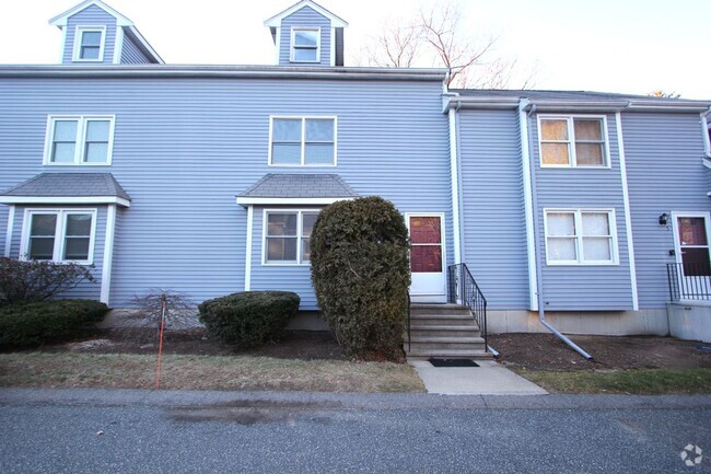 Building Photo - 4 Pinecrest Village Rental