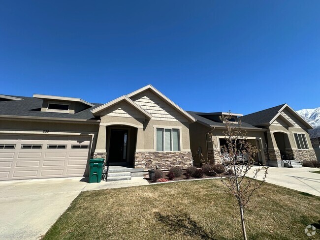 Building Photo - Orem Townhome - Hillcrest Neighborhood