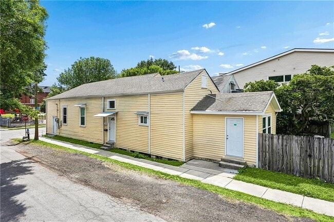 Photo - 1700 Short St