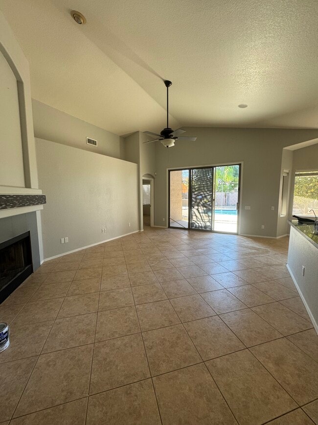 Photo - 2523 E Parkside LN