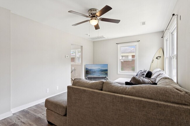 Photo - Updated ranch in Portsmouth!