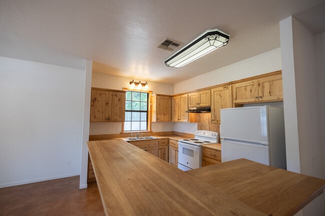 Photo - 1506 Simon Ave House