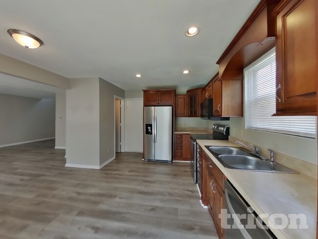 Photo - 7629 Mansfield Way