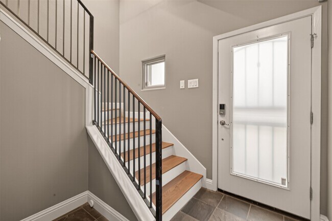 Photo - 1107 St Charles St