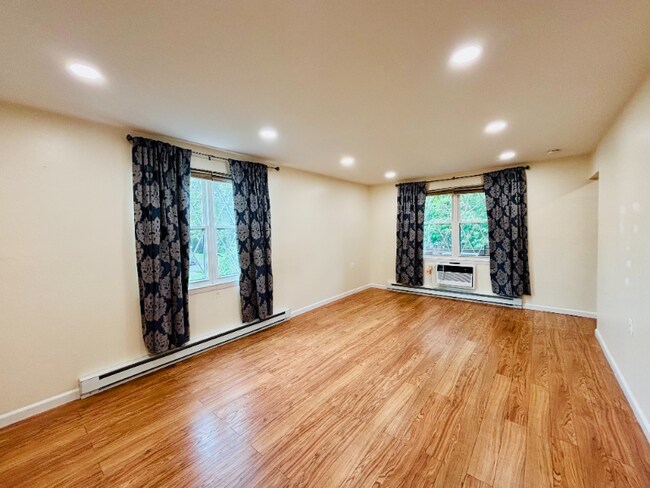 Photo - 613 Sierra Vista Ln