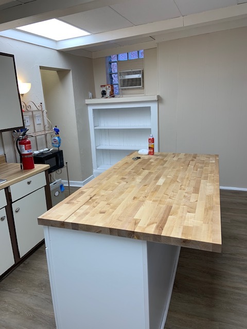 Kitchen Island! - 5832 Phillips Ave Apartments Unit #1