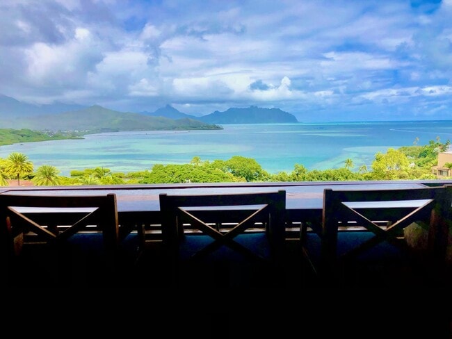 Three Bedroom Penthouse Townhome with beau... - Three Bedroom Penthouse Townhome with beau...