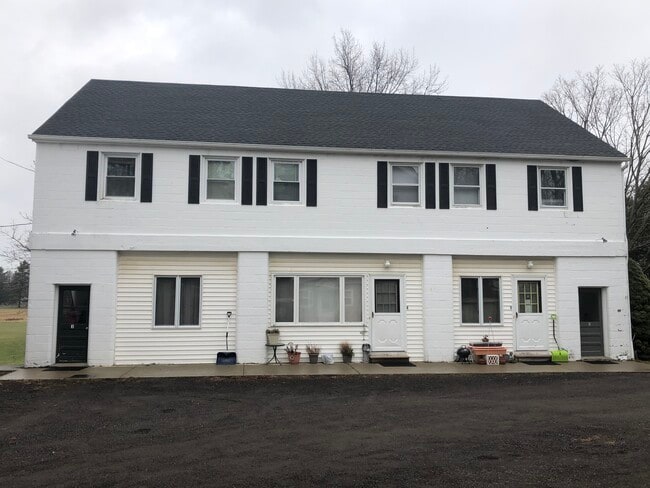Building Photo - 1476 Ridge Rd Unit #5
