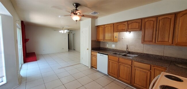 Photo - 7406 La Pl Dr