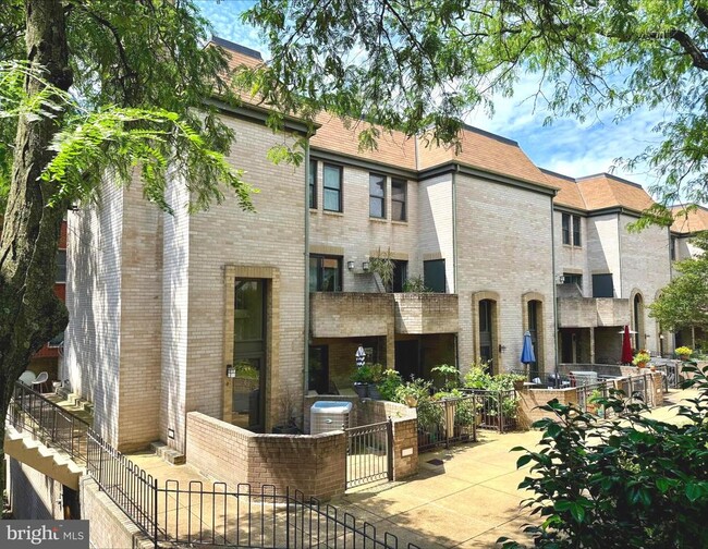 Photo - 1325 13th St NW Townhome