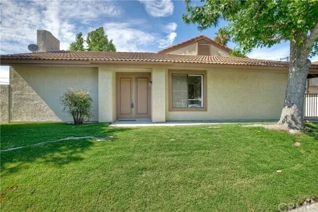 Building Photo - Two Bedroom, Two Bathroom Home for 12-mont...
