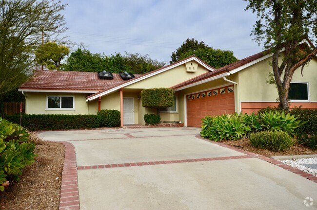 Building Photo - 3 Bedroom in Great Fullerton Neighborhood ... Rental