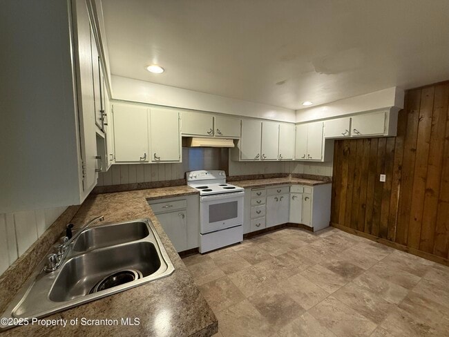 Photo - 457 Madison Ave