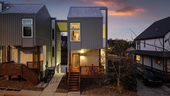 Photo - 207 Old Mountain Rd