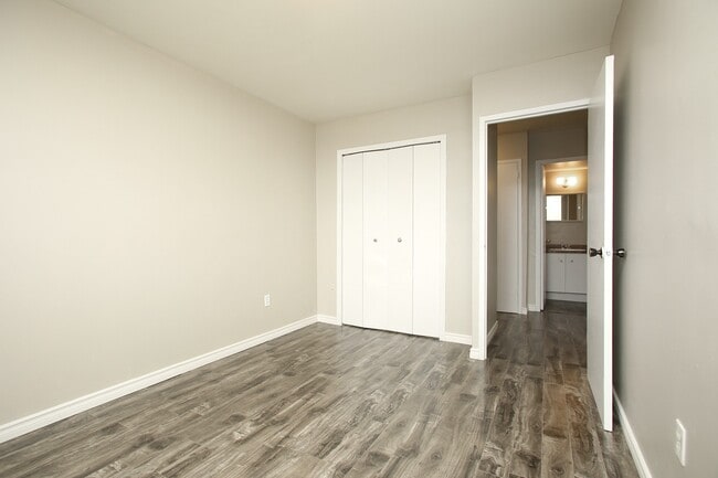 Photo - 1265 Pentland St