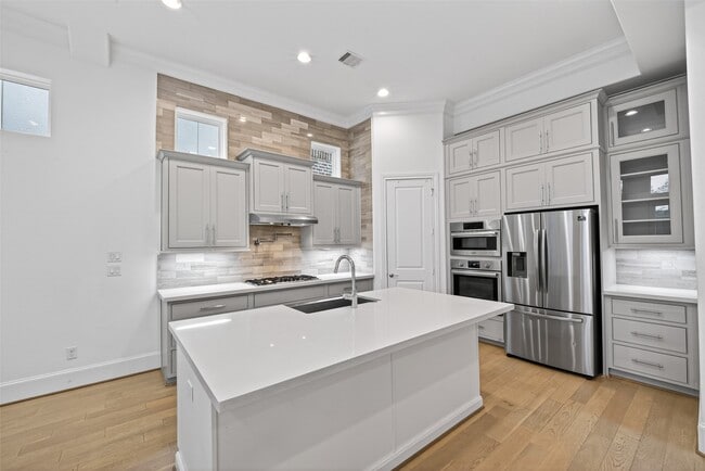Photo - 2713 Kinsley Oaks Dr