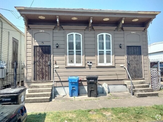 Building Photo - 2116 Conti St Rental