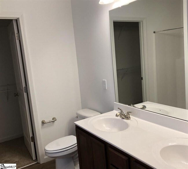 Photo - 218 Everard Ln