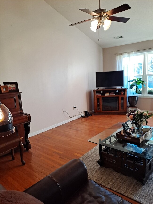 Photo - 103 Destin Cir