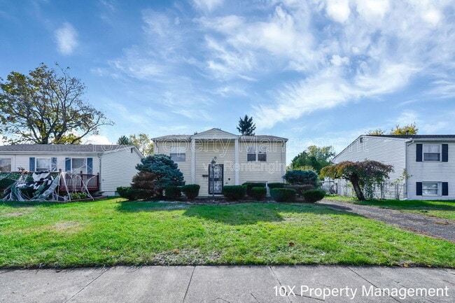 Photo - 907 Higbee Dr N