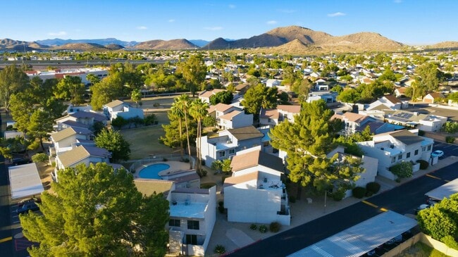 Photo - Beautifully maintained 3-bedroom, 2.5-bath Condo in the heart of Phoenix! Unit 1096