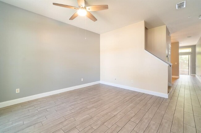 Photo - 6037 Scotchwood Glen