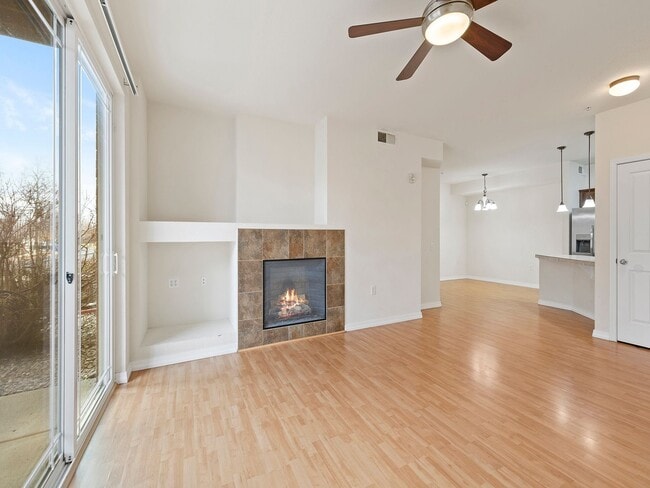 Photo - 2 bed 2 Bath Condo with Community Pool!