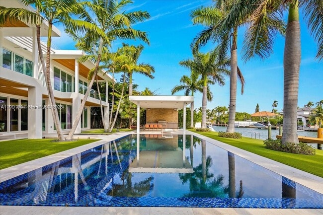 Building Photo - 3465 Meridian Ave