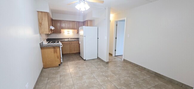 Photo - 318 W Naperville Rd Unit 8