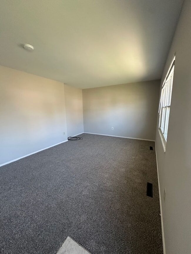 Photo - 2 Bedroom ranch with large backyard- Available now!