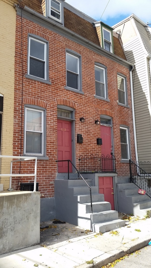 Building Photo - 132 N Hall St Unit 132 N Hall St