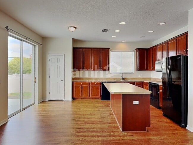 Photo - 19554 Timberbluff Dr