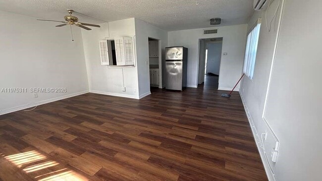 Photo - 104 Easthampton E Unit 104