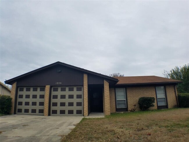 Photo - 1806 Stardust St House
