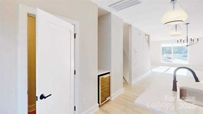 Photo - 407 Devender Ln