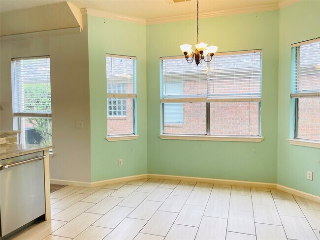 Photo - 20910 Medallion Pointe Dr